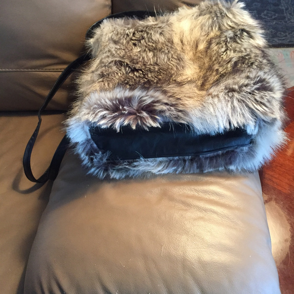 NEW Cream and Brown Faux Fur Crossbody Bag - Picture 5 of 11